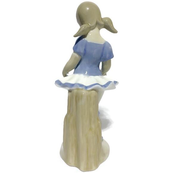 Castille Ballerina Girl With Cat Porcelain Figurine 8.5" In Style of Lladro - Picture 3 of 7